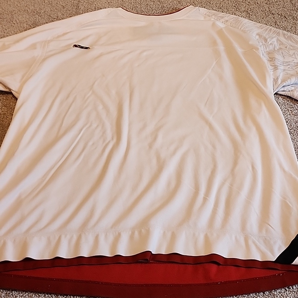 Lebron Nike Tshirt Type Size 3XL White And Red/maroon‎